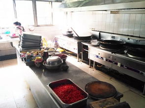 繡湖中學(xué)雙校區(qū)食堂同獲金華市餐飲服務(wù)食品安全最高等級認(rèn)證